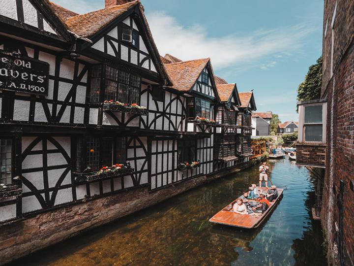 Punting in Canterbury © VisitBritain/Raul Caramizaru