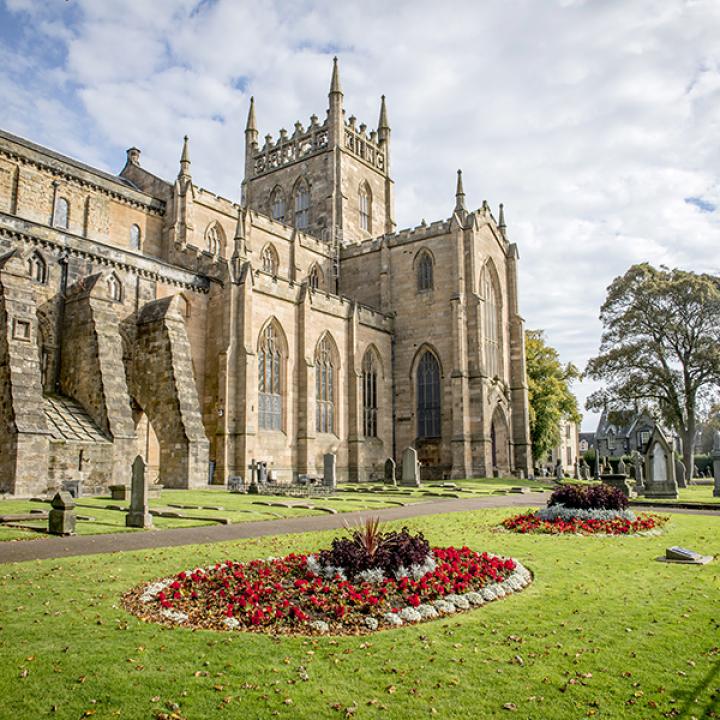 Dunfermline Abbey © Visit Scotland